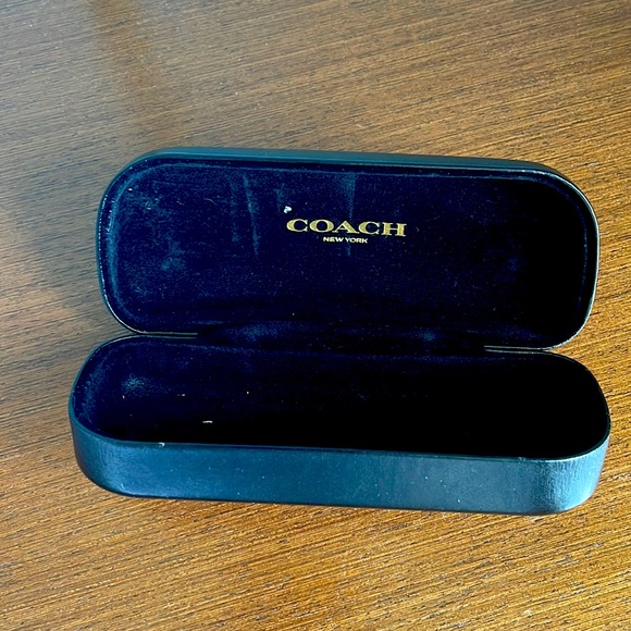 Authentic coach sunglasses case - Picture 2 of 4